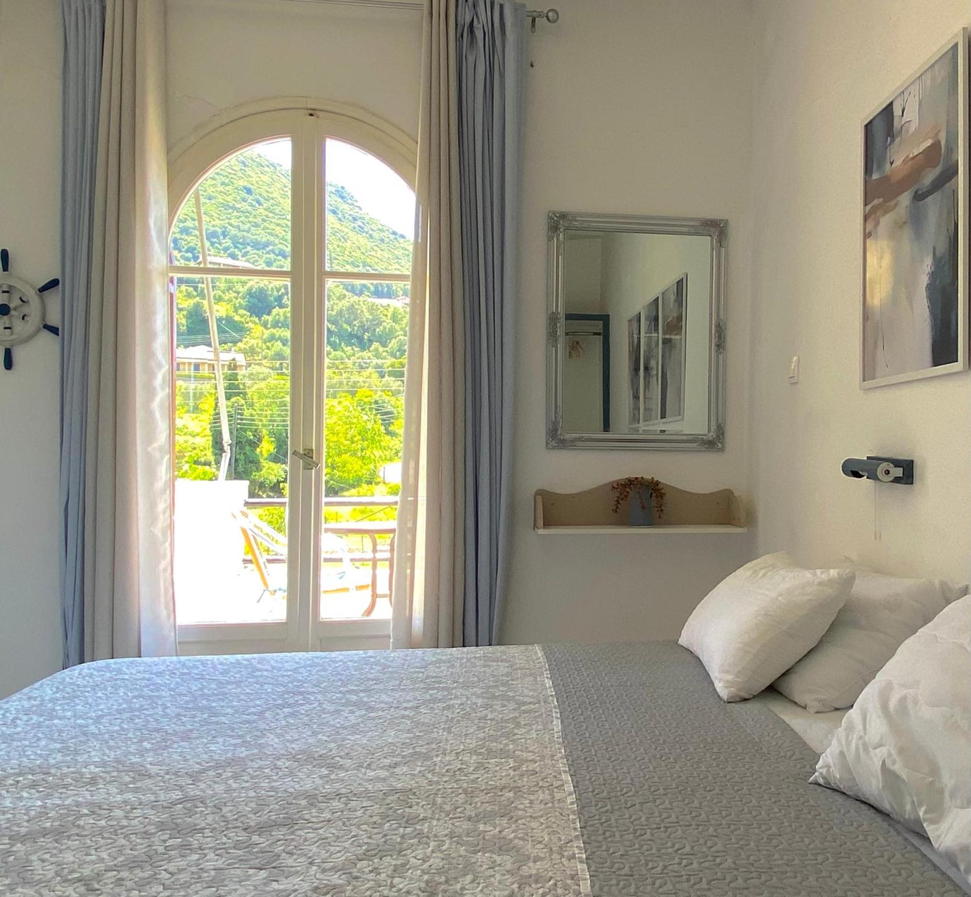 Apartment Navy With Mountain View &private Parking *