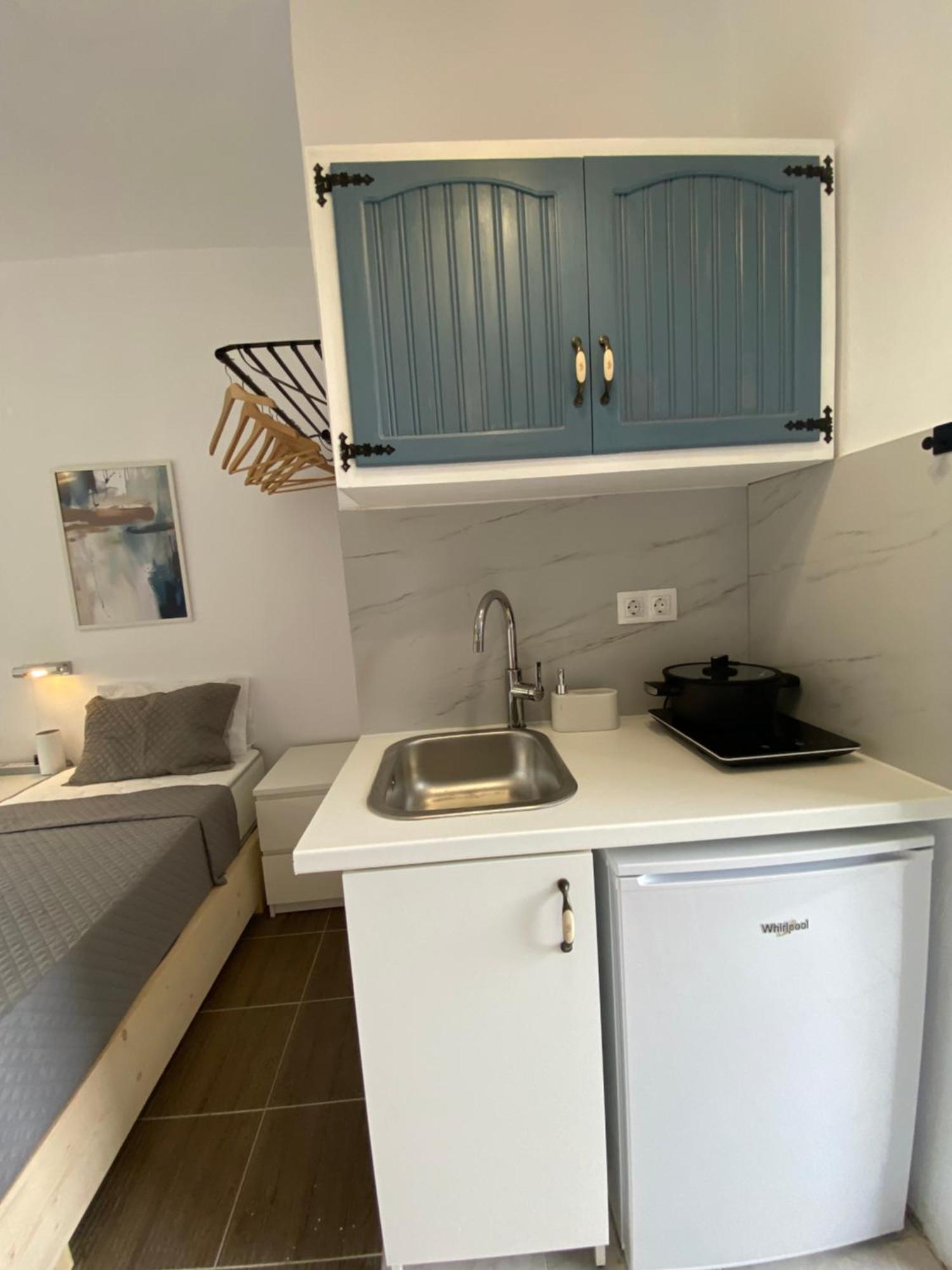 Navy With Mountain View &private Parking Apartment Vatos